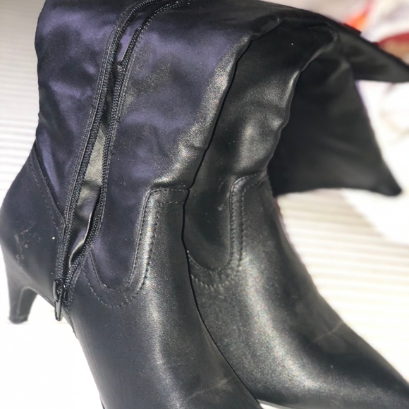 Boots - Picture 3 of 6